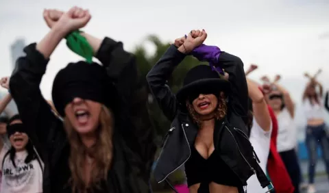 Feminismo:  lucha entre mujeres empoderadas  y el criticado machismo