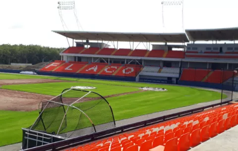 Trabajadores advierten paralización del nuevo estadio "Flaco" Bala Hernández
