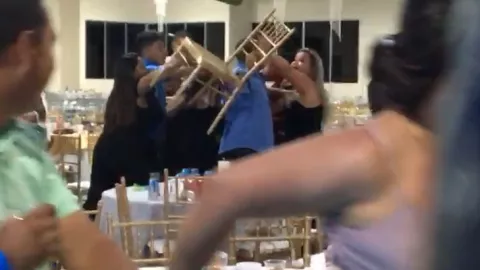 Puños y patadas en el baile de graduación del Colegio Félix Olivares en David