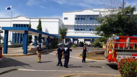 Realizan simulacro de incendios en el hospital Gustavo Nelson Collado de Chitré