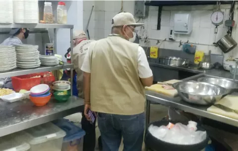 Minsa detecta restaurantes en condiciones insalubres en Parque Lefevre