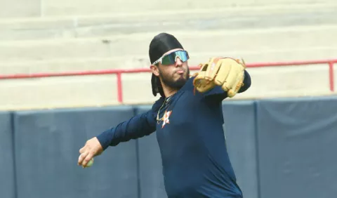 Medias Rojas de Boston encantados con la versatilidad del panameño Jonathan Araúz, pero...
