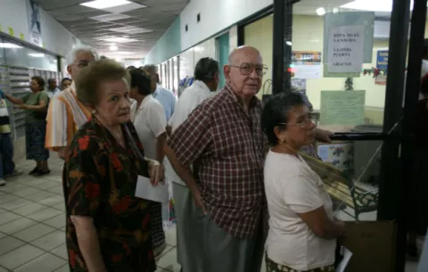 Jubilados y pensionados de la CSS podrán hacer trámites con sólo presentar su cédula