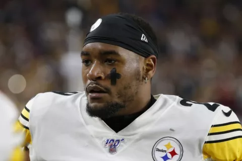 Kameron Kelly  de los  Steelers es despedido por altercado en un bar