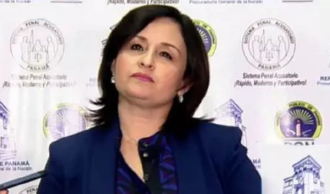 Luis Eduardo Camacho González: Aunque lance cortina de humo, nadie le cree a Kenia  Porcell