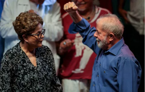 Lula dice que Bolsonaro quiere destruir a Brasil como en la Alemania nazista