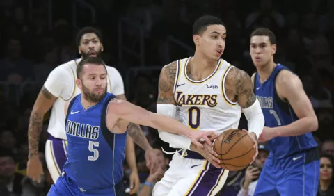 LeBron James llega a 9.000 asistencias en victoria Lakers sobre Mavericks
