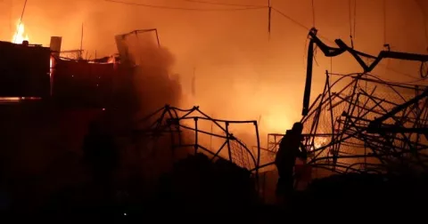 Dos muertos y daños materiales en el incendio del mercado de La Merced en México