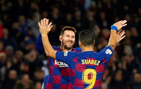 Golazo de Suárez y triplete de Messi en la exhibición del Barça ante el Mallorca