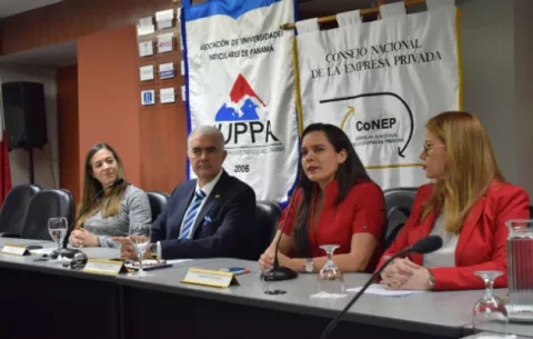 Mujeres se gradúan más que hombres, según informe del Idia y Auppa