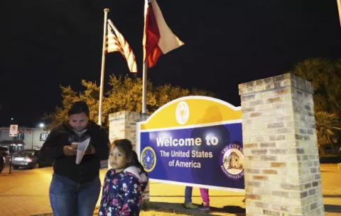 Niña migrante con enfermedad congénita al fin logra ingresar a Estados Unidos