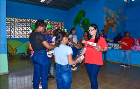  Niños que residen en casas hogares festejaron la llegada de la Navidad