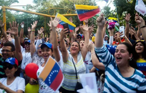 Panamá admite por dos años más pasaportes vencidos de ciudadanos venezolanos