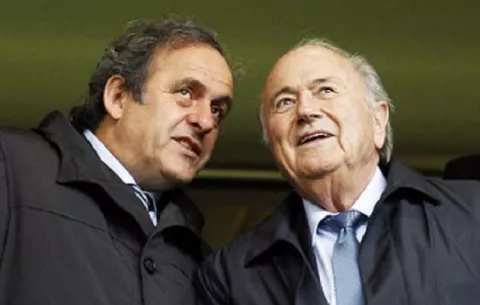 Fifa presenta demanda para que Blatter y Platini le devuelvan $2 millones
