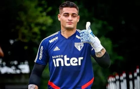 Portero del Sao Paulo le da salvaje golpiza a su esposa; ella lo deja al descubierto en redes 
