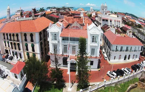 Ventanas blindadas y pintura de alta calidad para la presidencia de la República
