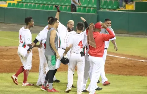 Astronautas doman de nuevo a los Toros y se mantienen líderes de Probeis