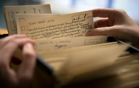 Diccionario de latín lleva 125 años y faltan más