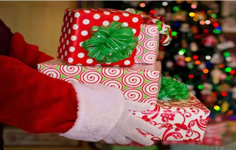Círculo De Lobas: Niños hiperregalados en Navidad ¿Cuándo es demasiado?