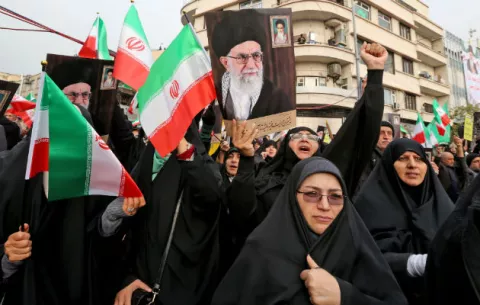 Sacude a Irán una brutal represión
