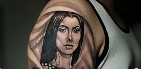 Fanático de Rosa Iveth Montezuma se tatúa el rostro de la ex 'miss' en el brazo