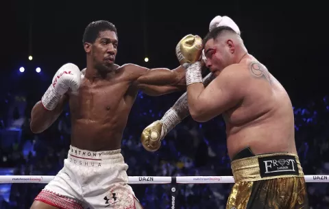 Anthony Joshua devuelve a Andy Ruiz a la realidad y recupera sus títulos