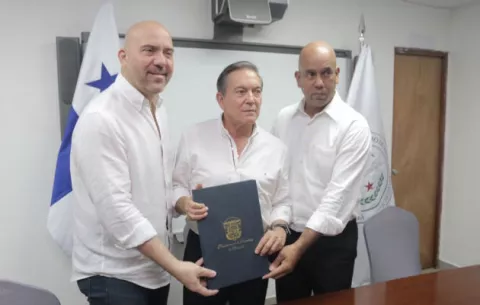 Laurentino Cortizo sanciona ley que crea el Sistema Nacional de Emergencias 911