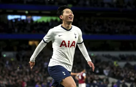 Mourinho compara el  gol 'maradoniano'  de Son con el de Ronaldo Nazario