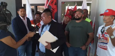 Dirigente del Suntracs pide sanción para unidad policial que agredió a uno de sus miembros