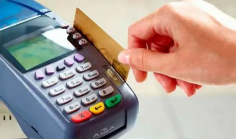 Tarjetas de crédito, la tentación de fin de año