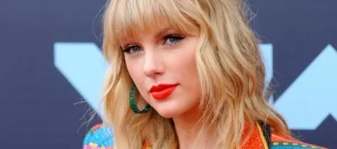 Taylor Swift luce irreconocible