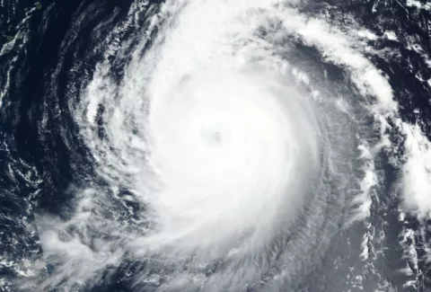 Suben a 50 los muertos por el tifón Phanfone en Filipinas
