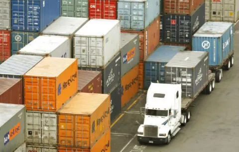Transportistas de carga  terrestre se mantienen  en estado de alerta 