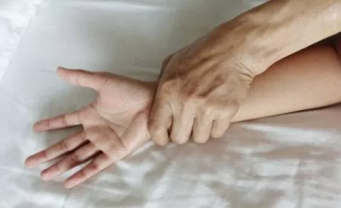 Viola a mujer con un cuchillo en el cuello, para luego robarle un tanque de gas y 10 dólares en Penonomé