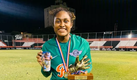 Panameña Yenith Baile, campeona y Guante de Oro en Paraguay