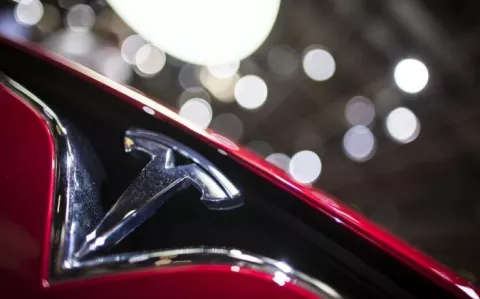 Acciones de Tesla alcanzan e incluso superan los 420 dólares