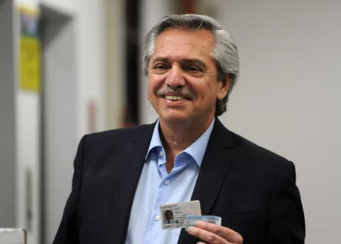 Presidente de Argentina crea otro impuesto   