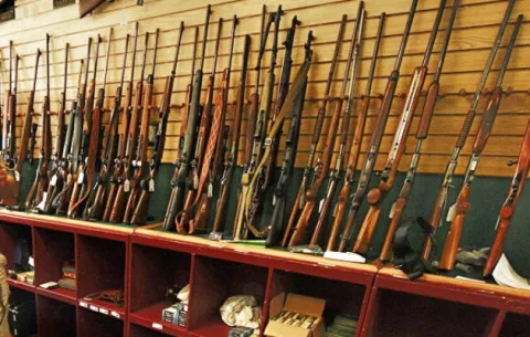 Gobierno ponen fin a la veda de importación de armas hacia Panamá