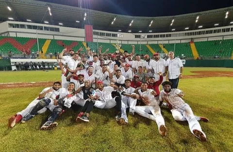 Astronautas se coronan y representarán a Panamá en la Serie del Caribe