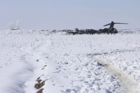 Recuperan dos cuerpos de avión estadounidense  que se estrelló en Afganistán