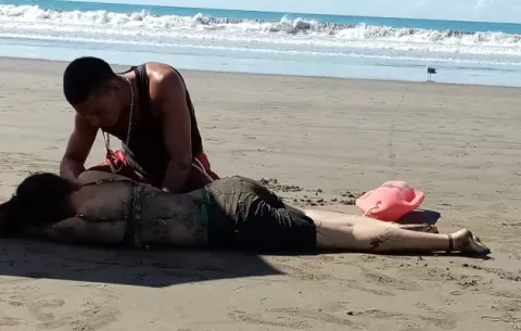 Dos menores de edad son arrastrados por oleajes en Chiriquí