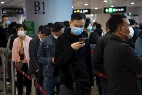 China inicia el desarrollo de una vacuna contra el virus, que deja 56 muertos