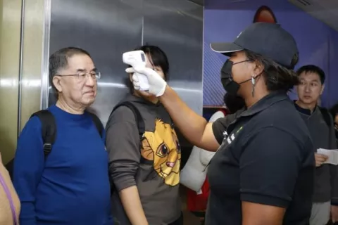 Llega un vuelo de Air China; someten a 20 pasajeros a protocolo por coronavirus