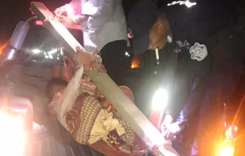 Policías logran trasladar a tiempo al hospital de Rambala a joven mordida por culebra 