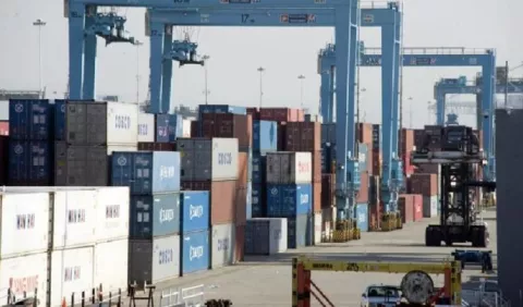 El déficit comercial de Estados Unidos baja a los niveles del  2016