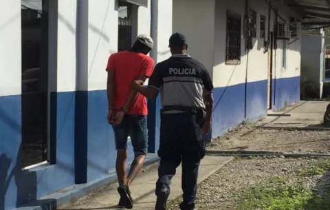 Policía detiene a tres sospechosos por recientes homicidios en Colón 