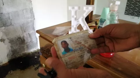 Borran los rastros de sangre en la vivienda de El Chumical donde murió un bebé con sus padres