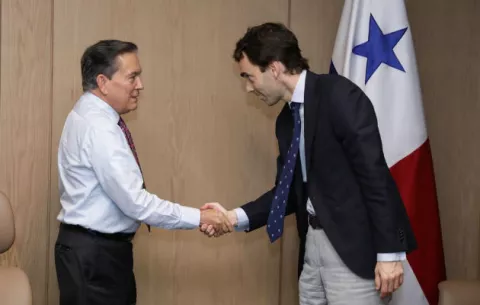 Empresa española muestra interés en invertir en el sector marítimo de Panamá