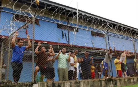Panamá podría expulsar a más de mil extranjeros presos en las cárceles
