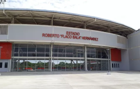 Tras acuerdo con empresa, trabajadores permitirán acceso al estadio en Las Tablas 